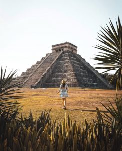 Chichén Itzá Tour + Round Transportation