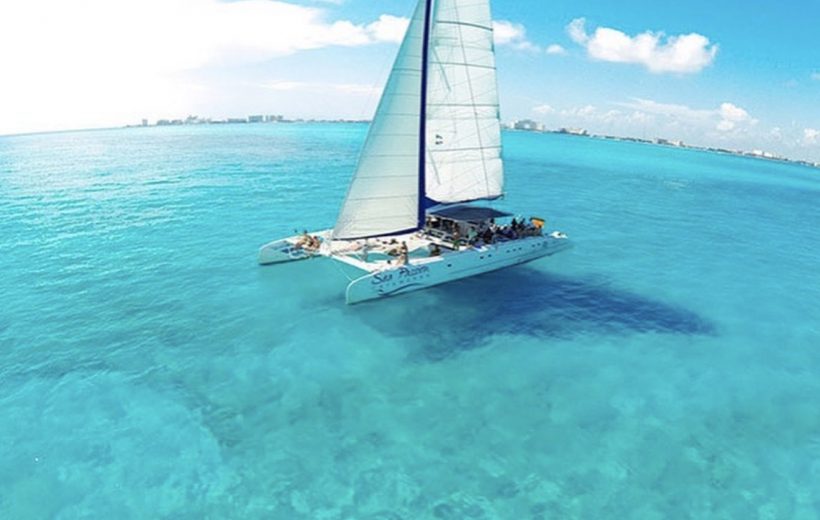 Isla Mujeres Catamaran Tour Snorkeling & Open Bar